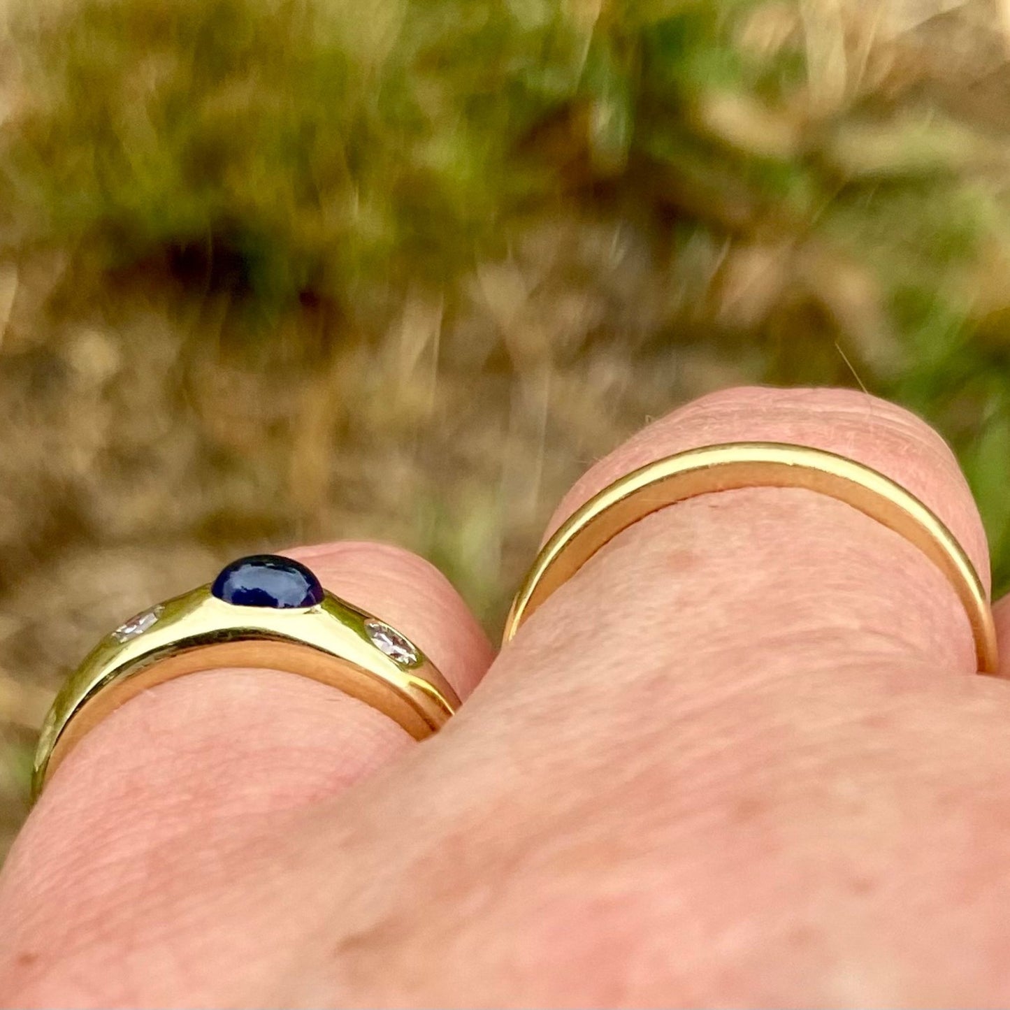 Cabochon Sapphire and Diamond Allianz 14ct Gold Ring